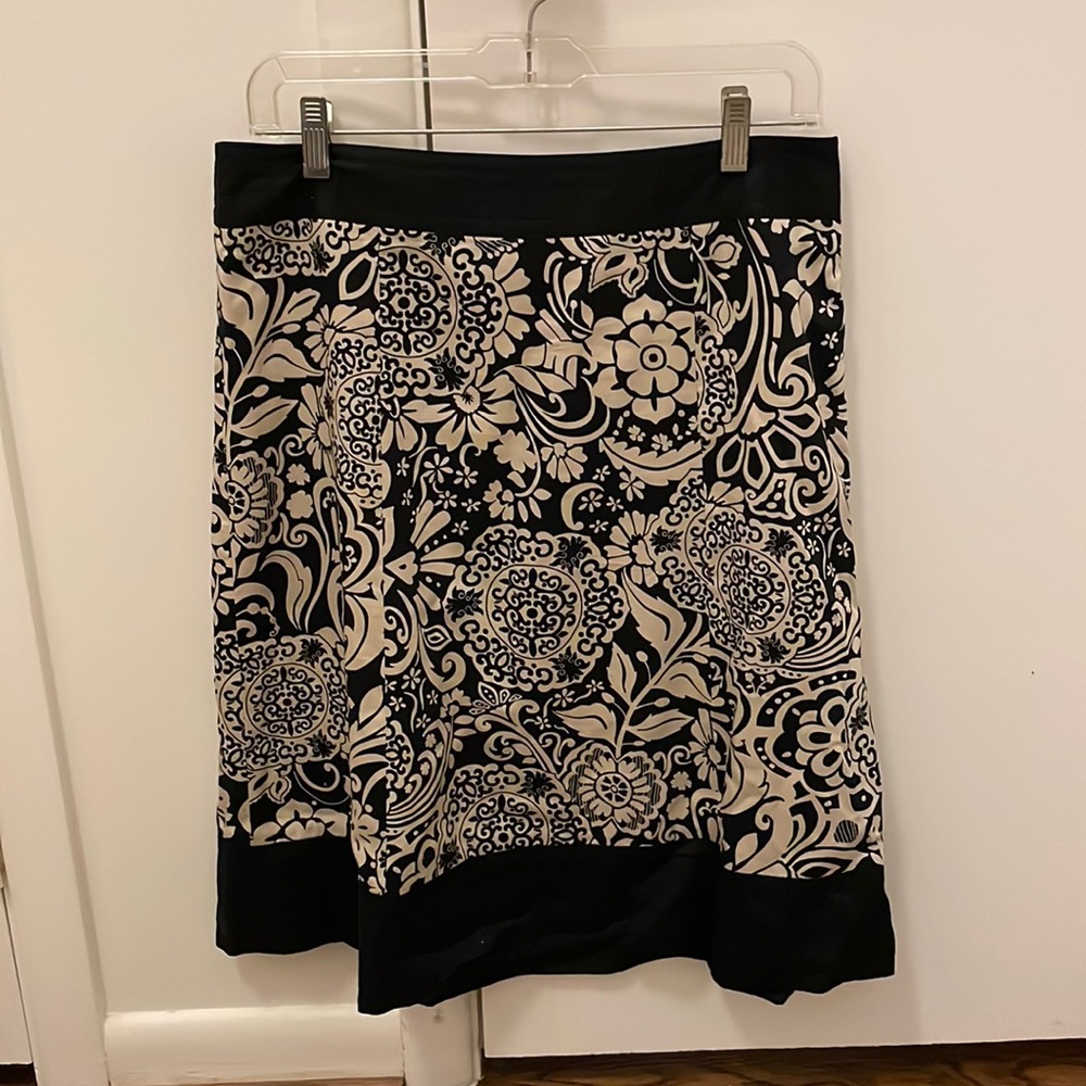 Ann Taylor patterned lined skirt